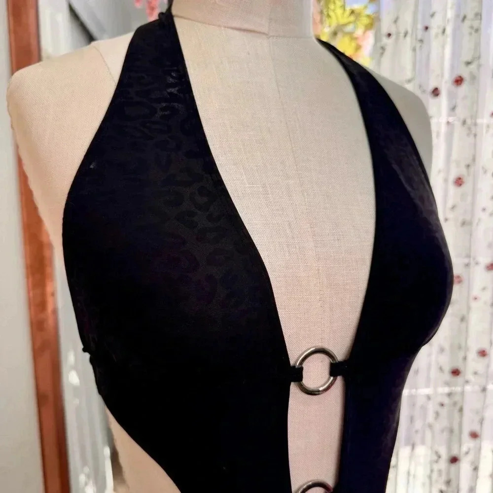 🐆 Sexy Black Leopard Print Leotard with Ring Detail 🖤 - Picture 3 of 5
